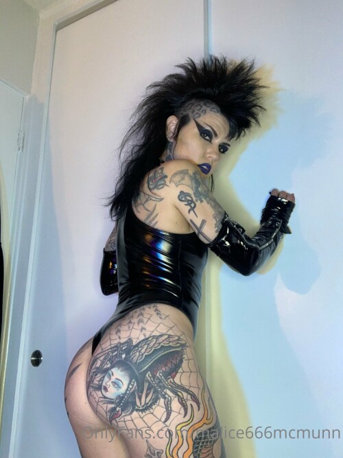 Malice Mcmunn: punk rock queen Nude Leaked Onlyfans Photo
