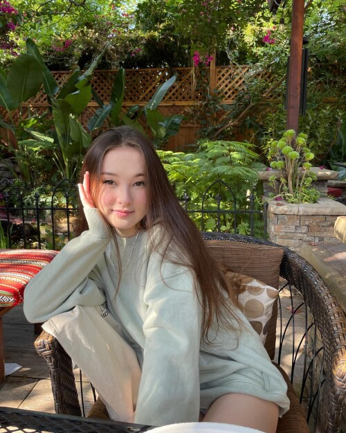 2021-08-28_01-20-35_tinakitten_insta_1.md.jpg
