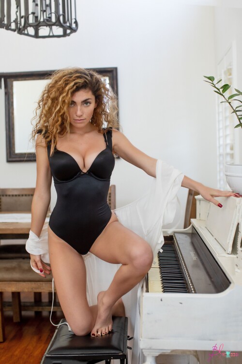 Gillian Barnes Nude Leaked Onlyfans Photo Gillian Barnes Nude Leaked Onlyfans Photo