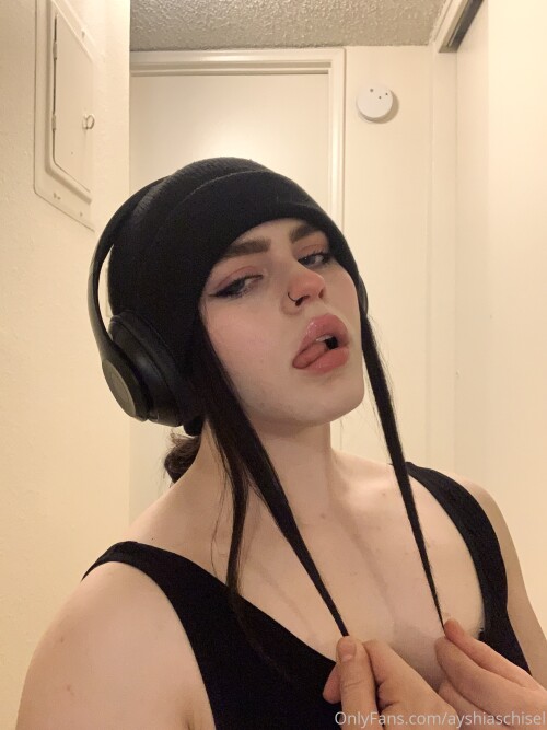 Ayshia Schisel | Elorahdaexplorah Nude Leaked Onlyfans Photo