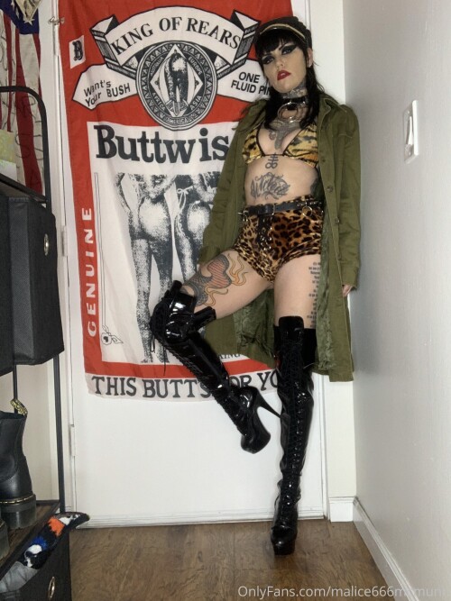 Malice Mcmunn: punk rock queen Nude Leaked Onlyfans Photo