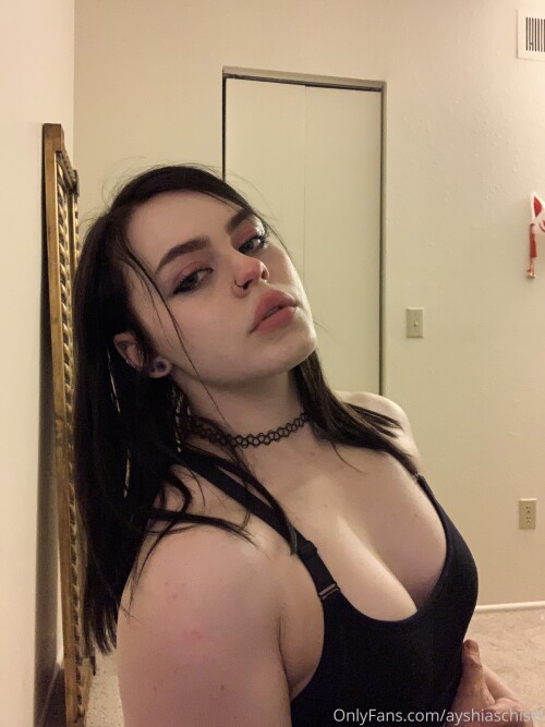 Ayshia Schisel | Elorahdaexplorah Nude Leaked Onlyfans Photo