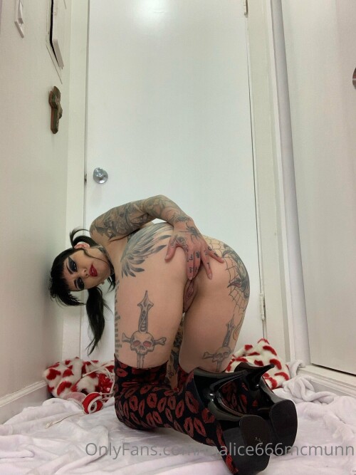 Malice Mcmunn: punk rock queen Nude Leaked Onlyfans Photo