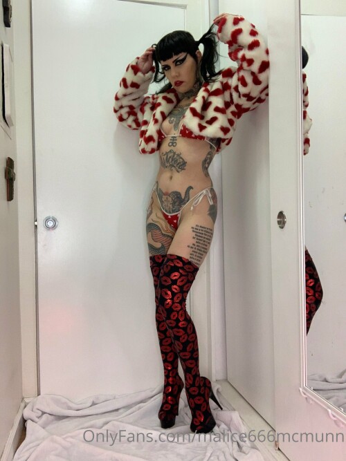 Malice Mcmunn: punk rock queen Nude Leaked Onlyfans Photo