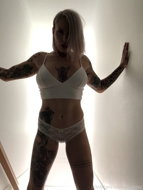 Bec Rawlings Nude Leaked Onlyfans Photo Bec Rawlings Nude Leaked Onlyfans Photo
