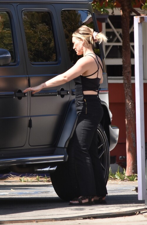 271686237_hilary-7.md.jpg