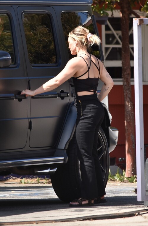 271686254_hilary-8.md.jpg