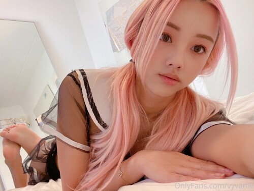 Vyvan Le Nude Leaked Onlyfans Photo