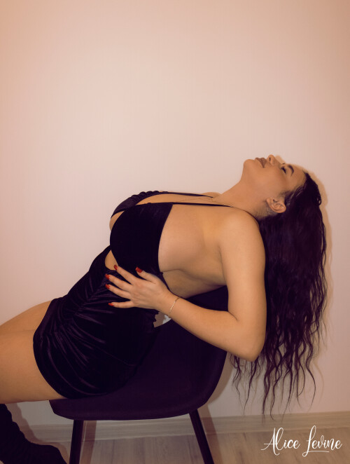 AliceLevine Nude Leaked Onlyfans Photo