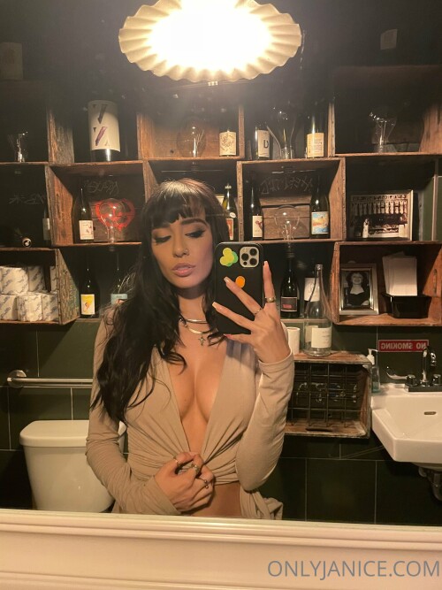 Janice Griffith Nude Leaked Onlyfans Photo
