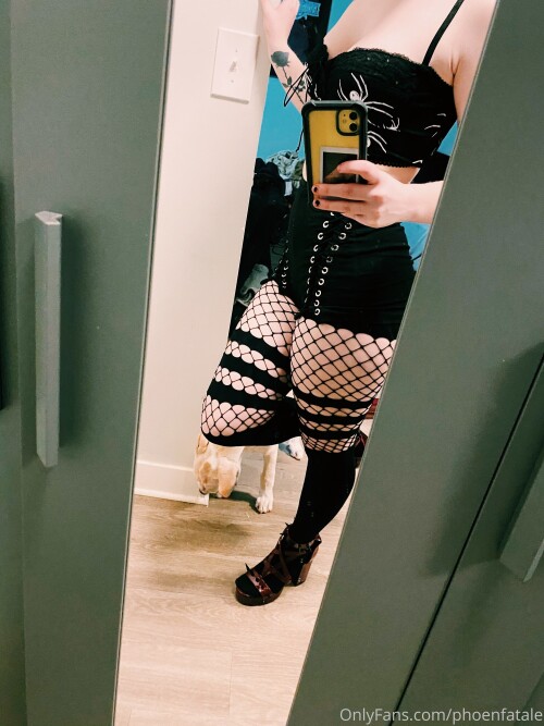 Phoenfatale | Vampiriczlut Nude Leaked Onlyfans Photo Phoenfatale | Vampiriczlut Nude Leaked Onlyfans Photo
