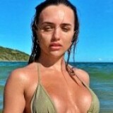model profile picture