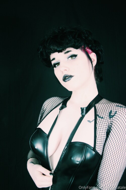 Phoenfatale | Vampiriczlut Nude Leaked Onlyfans Photo Phoenfatale | Vampiriczlut Nude Leaked Onlyfans Photo