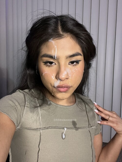 444Vanessa / Vanessak_2002 Nude Leaked Onlyfans Photo