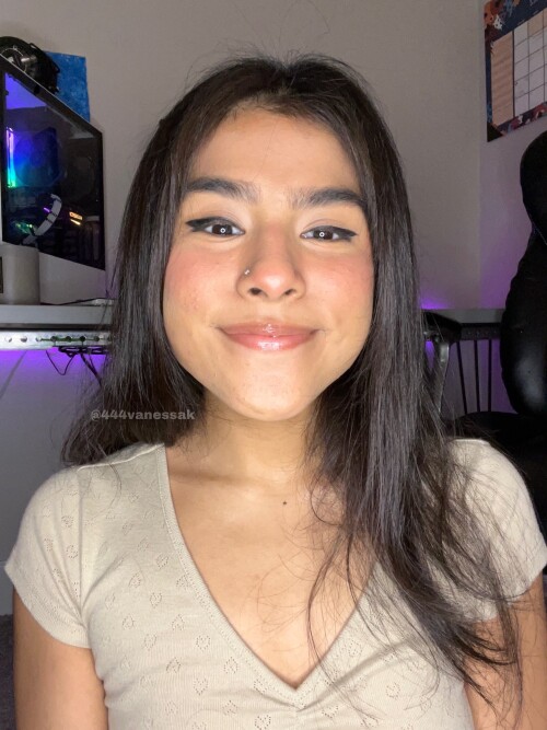 444Vanessa / Vanessak_2002 Nude Leaked Onlyfans Photo