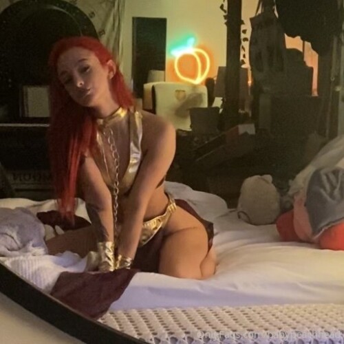 Kat / BabyPeachHead Nude Leaked Onlyfans Photo Kat / BabyPeachHead Nude Leaked Onlyfans Photo