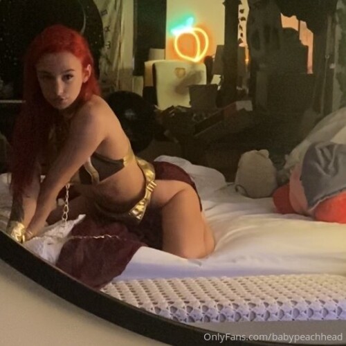 Kat / BabyPeachHead Nude Leaked Onlyfans Photo Kat / BabyPeachHead Nude Leaked Onlyfans Photo