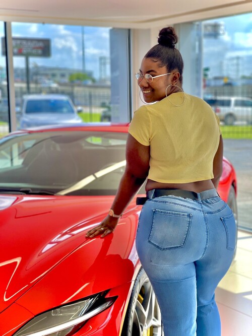 Valbabyyy3 (thicc booty chick) Photo 1