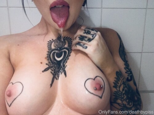 Laura / DeathByPiss / Rat Milk Nude Leaked Onlyfans Photo