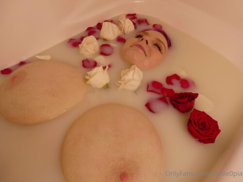 Cassie0pia Nude Leaked Onlyfans Photo