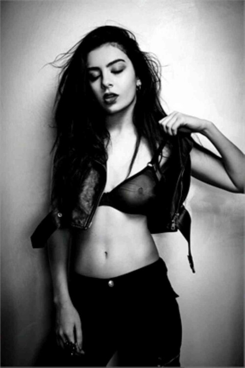 Charli-XCX.md.jpg