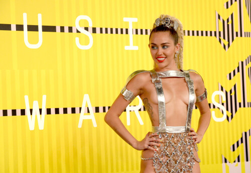Cyrus_Miley_-_im_Body_150_-_149.md.jpg