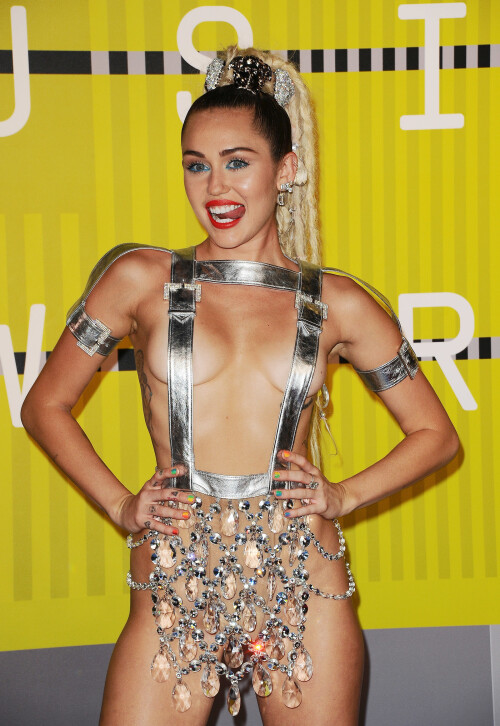 Cyrus_Miley_-_im_Body_150_-_150.md.jpg