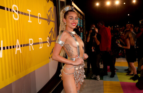 Cyrus_Miley_-_im_Body_150_-_166.md.jpg