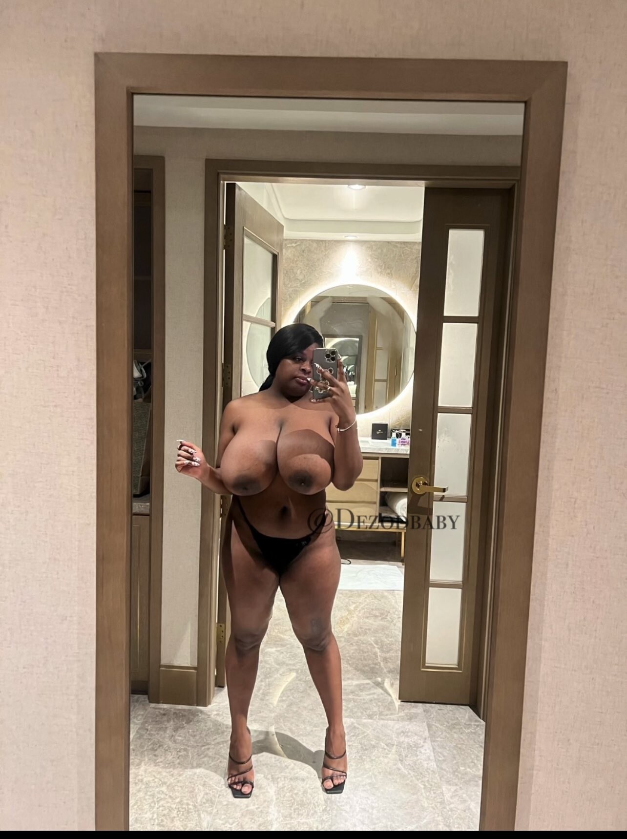 Dezodbaby (thicc busty ebony model) Leaked Photo 1617528 - Fapello.su