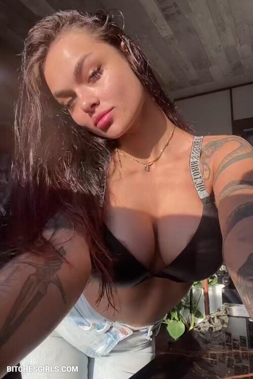 Zusje Nude Leaked Onlyfans Photo Zusje Nude Leaked Onlyfans Photo