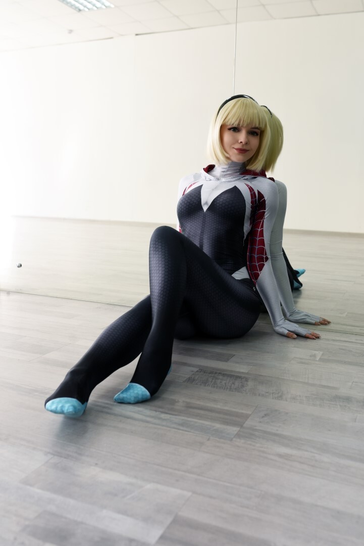 https://simp2.jpg5.su/Evenink-Spider-Gwen-Cosplay-8.jpg