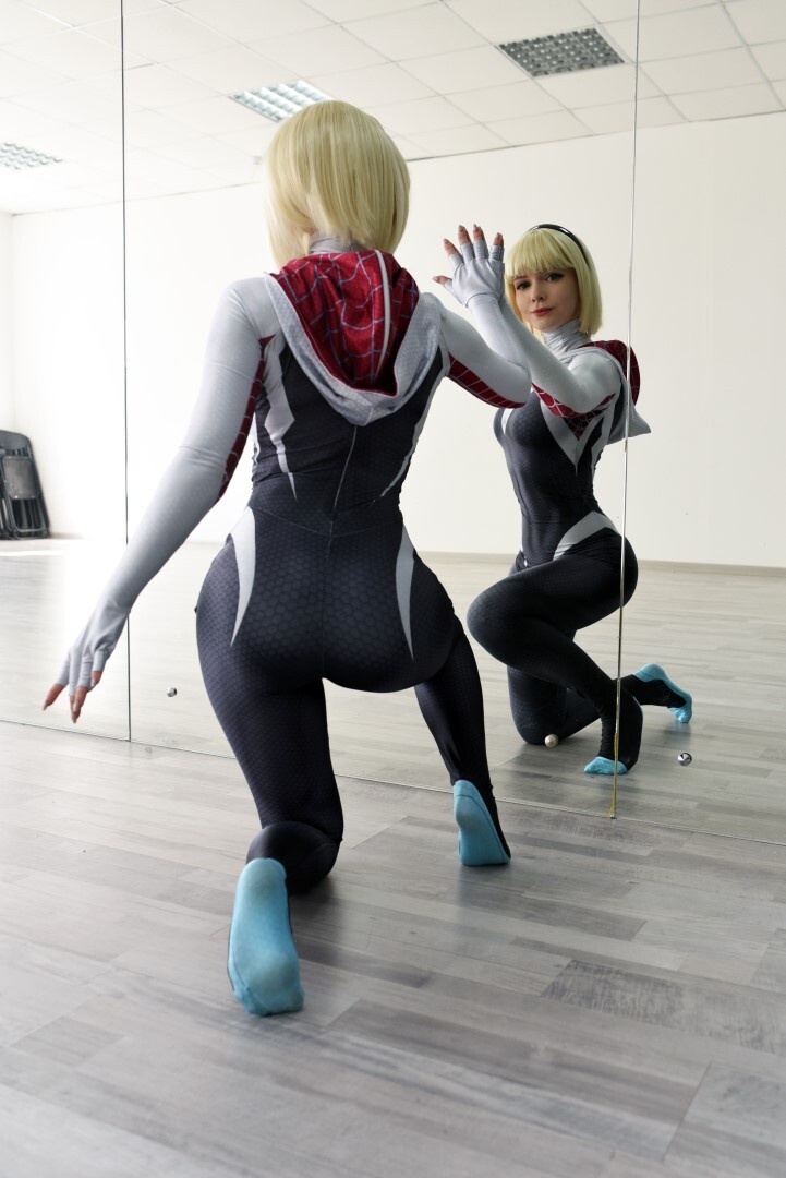 https://simp2.jpg5.su/Evenink-Spider-Gwen-Cosplay-9.jpg