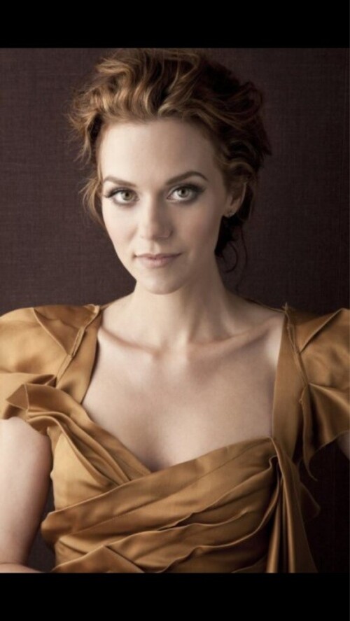 Hilarie Burton Photo 4