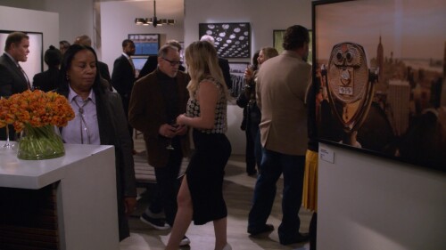 How.I.Met.Your.Father.S01E10.Timing.is.Everything.1080p.HULU.WEB-DL.DDP5.1.H.264-NOSiViD.mkv_snapshot_20.49_2022.03.15_13.18.44.md.jpg