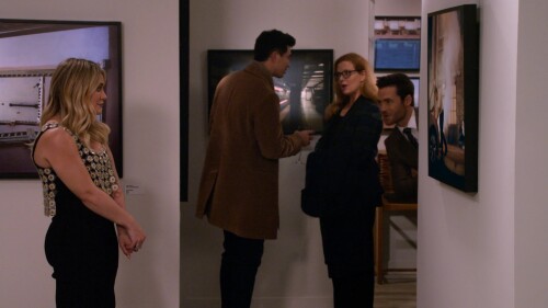 How.I.Met.Your.Father.S01E10.Timing.is.Everything.1080p.HULU.WEB-DL.DDP5.1.H.264-NOSiViD.mkv_snapshot_21.08_2022.03.15_13.20.31.md.jpg