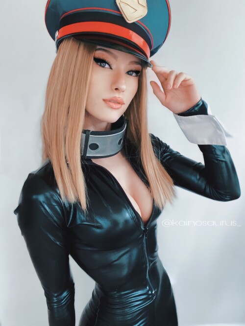 Kainosaurus_Cammie-Cosplay_03-pDwN.jpg