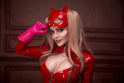 Kalinka-Fox---Ann-Takamaki-12.jpg