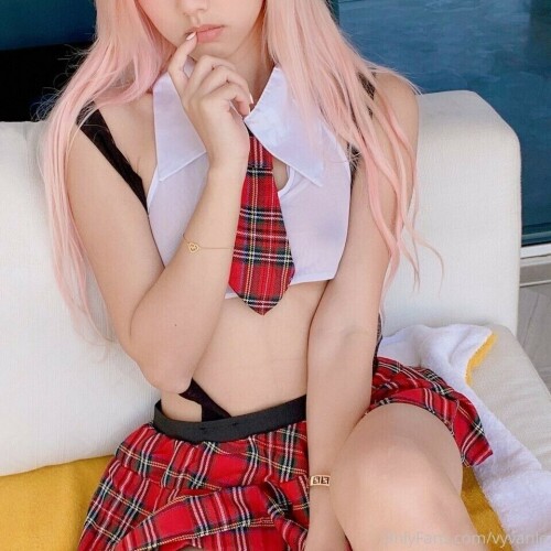 Vyvan Le Nude Leaked Onlyfans Photo