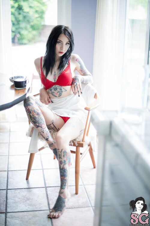 SuicideGirls-Ivory---Caught-The-Light-06.jpg