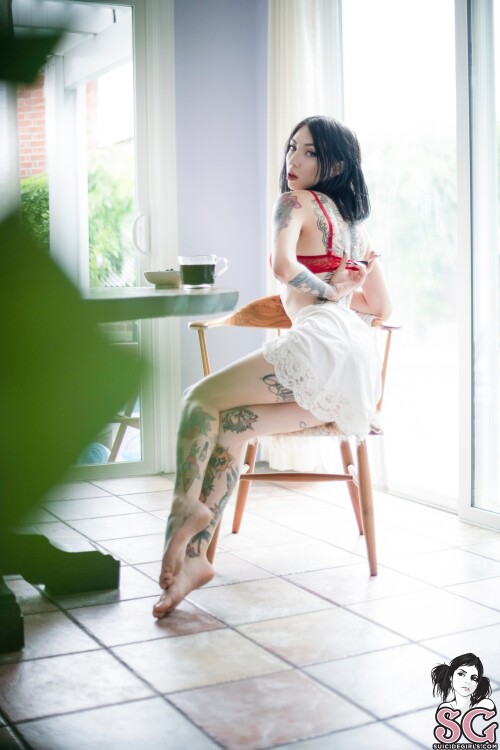 SuicideGirls-Ivory---Caught-The-Light-09.jpg