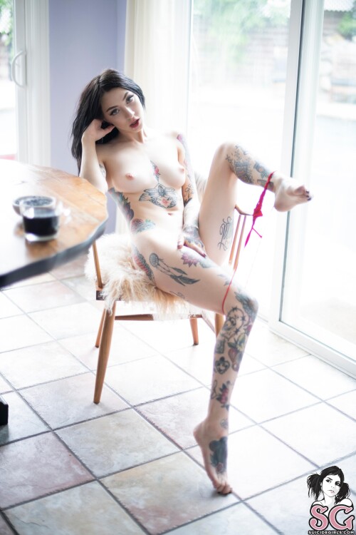 SuicideGirls-Ivory---Caught-The-Light-25.jpg