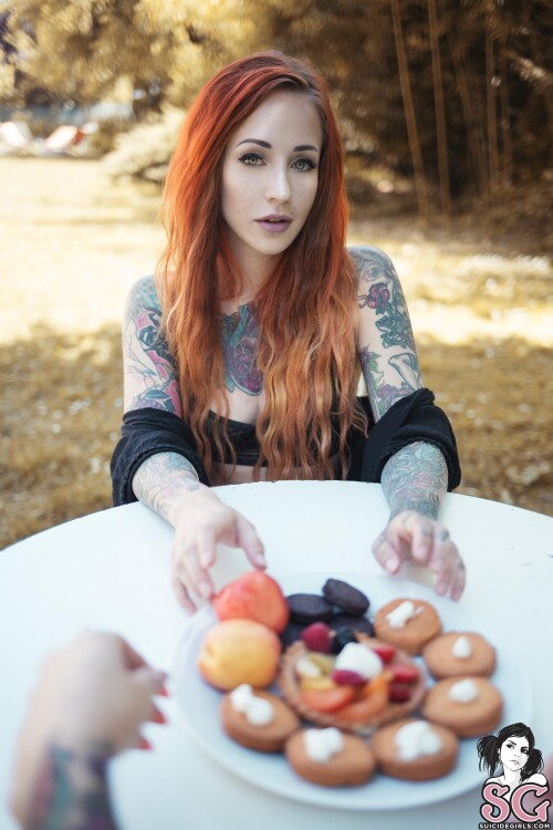 SuicideGirls-Ivory---Passion-Fruit-Janesinner-02.jpg