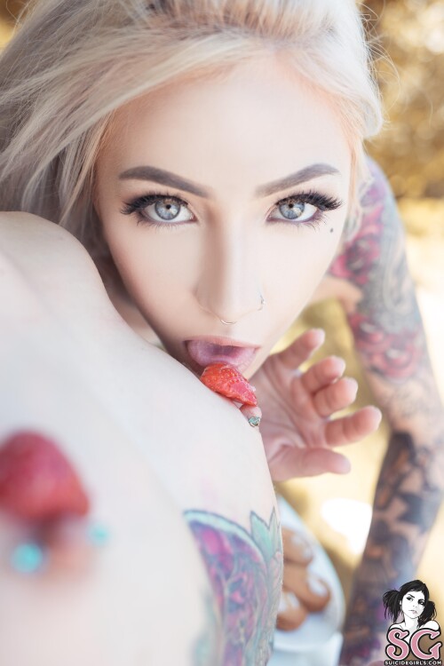 SuicideGirls-Ivory---Passion-Fruit-Janesinner-20.jpg