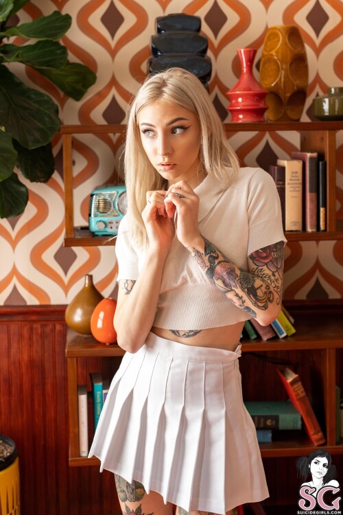 SuicideGirls-Ivory---Retro-Randezvous-08.jpg