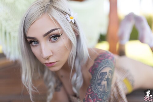 SuicideGirls-Ivory--Hangin-Around-11.jpg