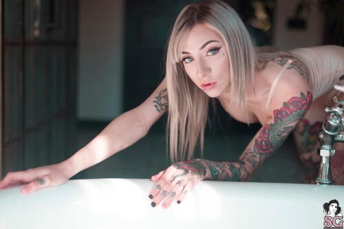 SuicideGirls-Ivory--Rose-Quartz-12.jpg