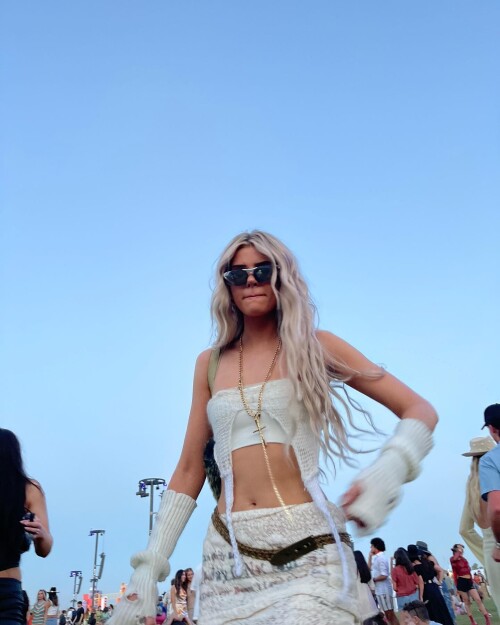 alissaviolet_278552259_511738527109465_6082217594918066553_n.md.jpg