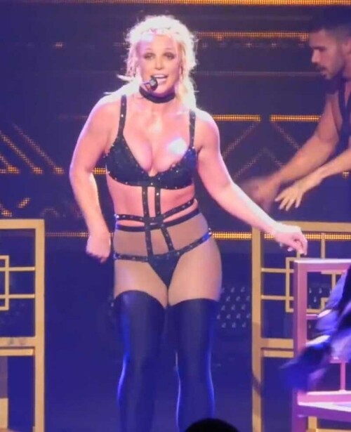 britney-spears-071618c.md.jpg