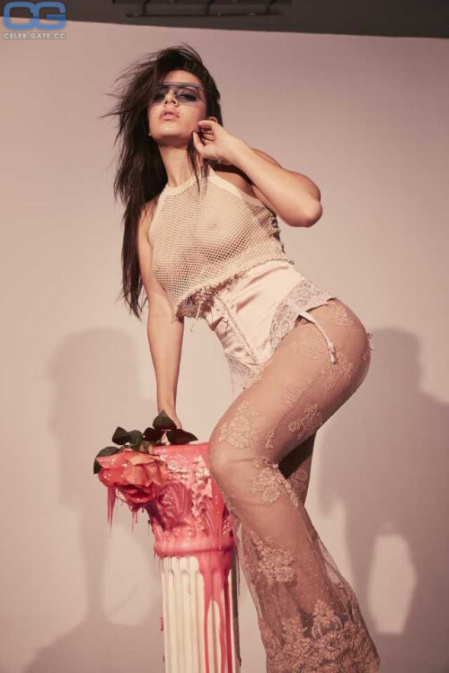charli-xcx-body-262284.md.jpg