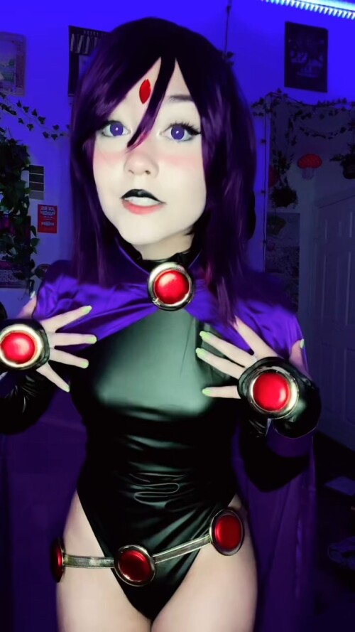 contacts-from-moco_queen--raven-teentitians-cosplay-6996386531246198022.mp4_snapshot_00.00.321.md.jpg